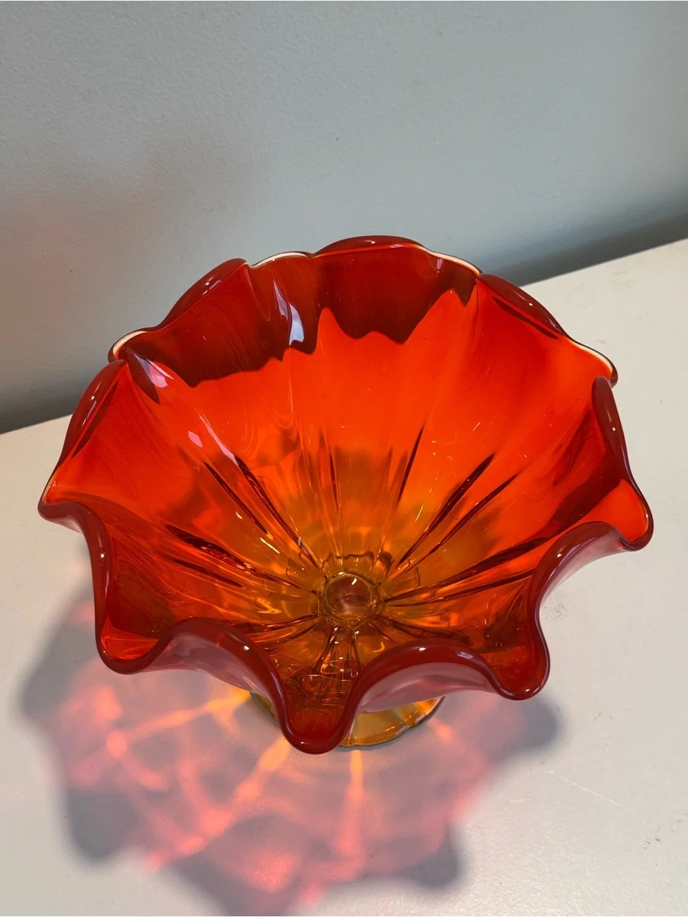 L.E. SMITH Simplicity Flame Amberina Hankerchief VASE / BOWL 7